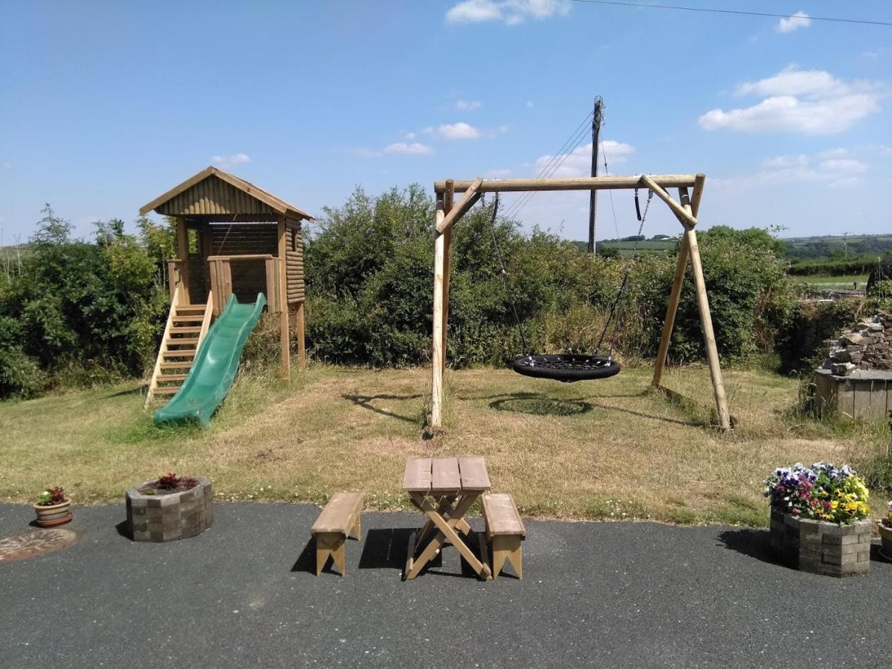 Rivendell Glamping Pods Hotel Holsworthy Exterior photo